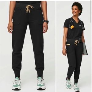 women's Black Nepal - Slim Jogger Scrub size large